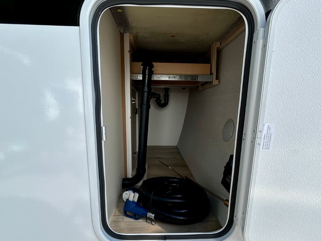 2026 Winnebago 2026 Winnebago Thrive - thumbnail 37