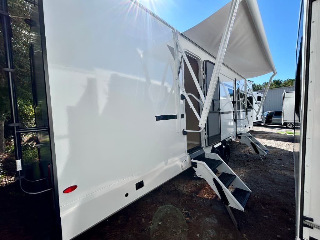 2026 Winnebago 2026 Winnebago Thrive - thumbnail 39