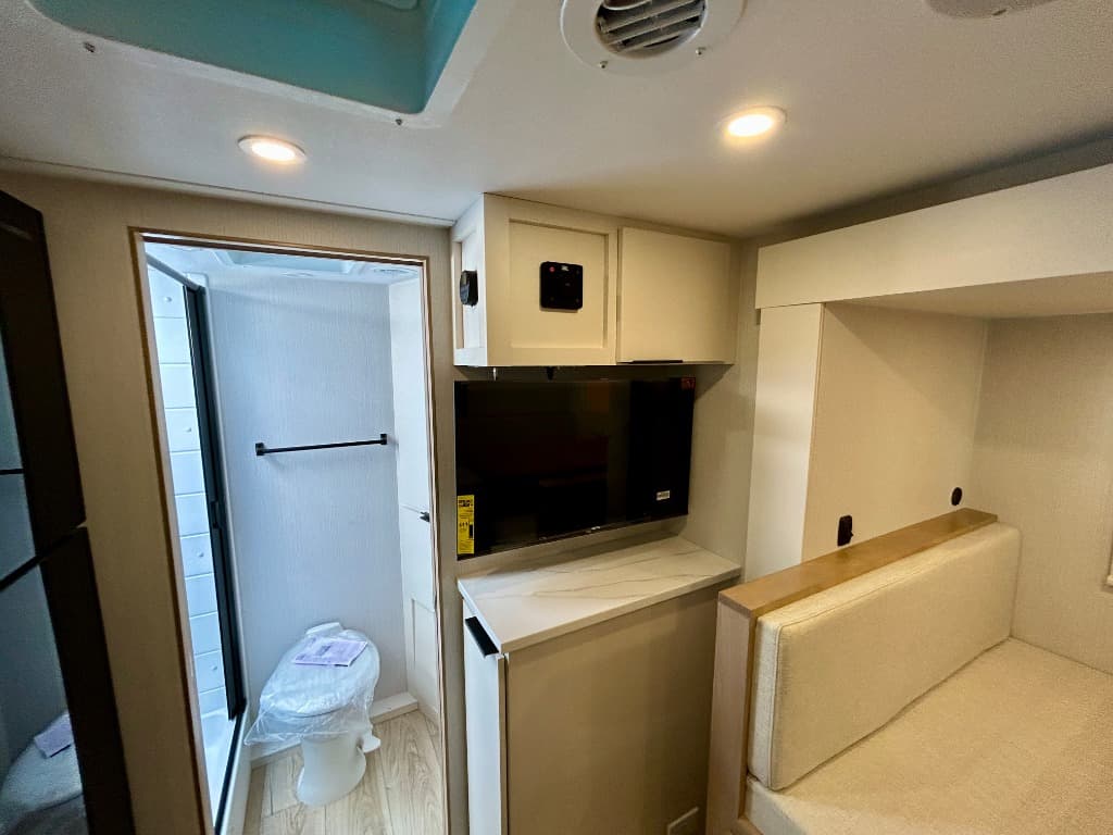 2026 Winnebago 2026 Winnebago Micro Minnie - thumbnail 8