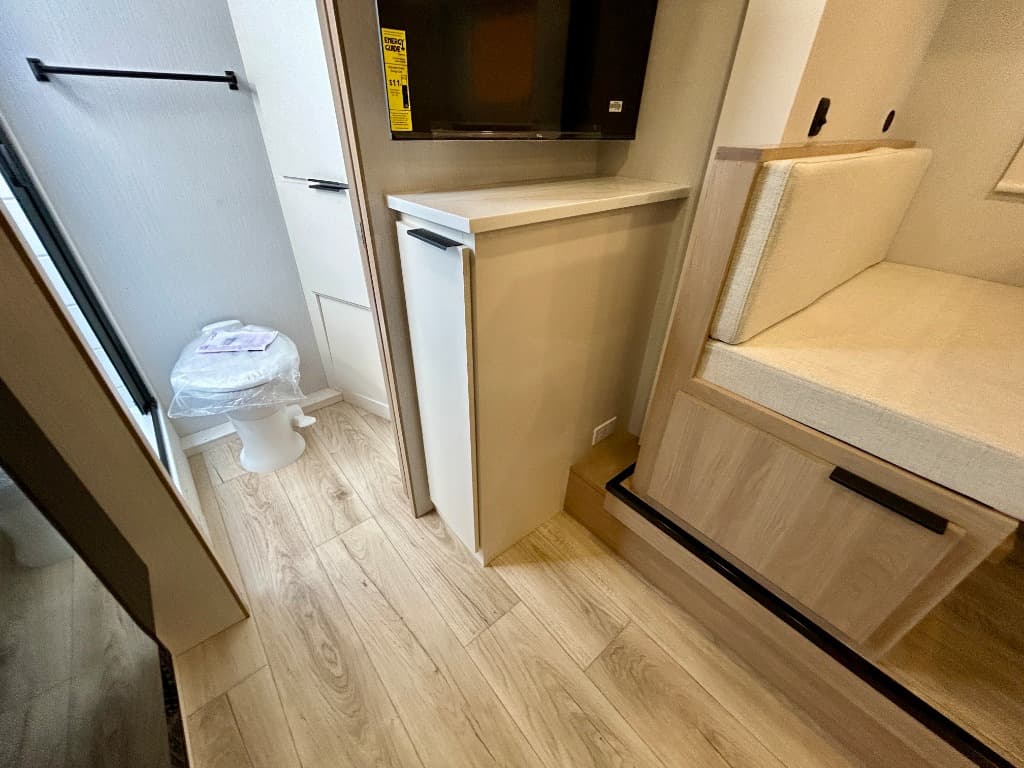 2026 Winnebago 2026 Winnebago Micro Minnie - thumbnail 9