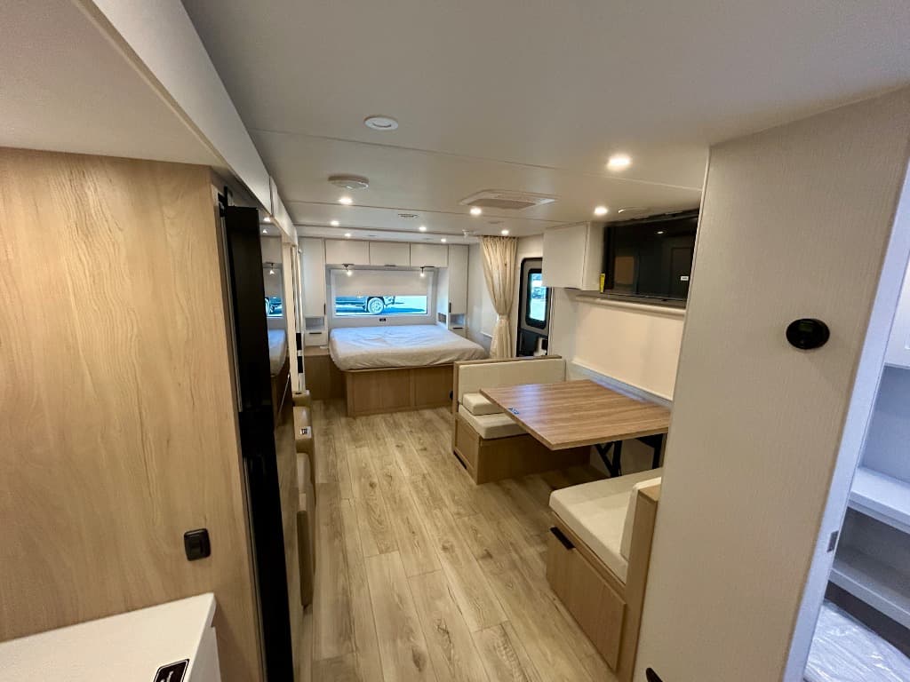 2026 Winnebago 2026 Winnebago Thrive - thumbnail 5