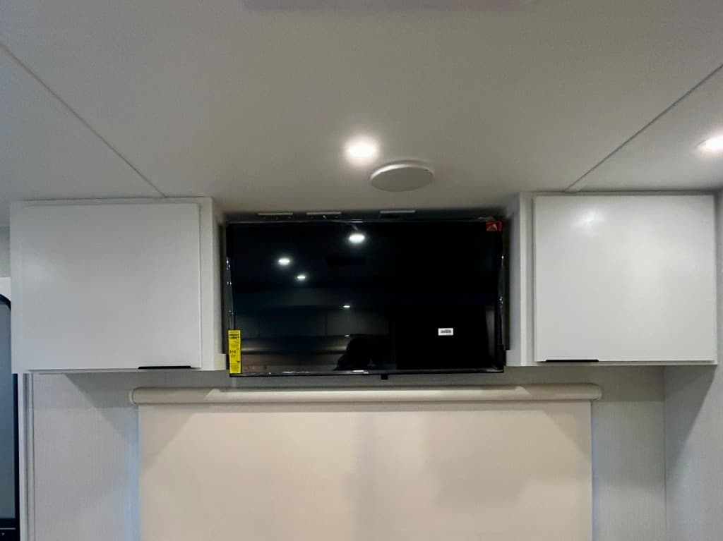 2026 Winnebago 2026 Winnebago Thrive - thumbnail 10