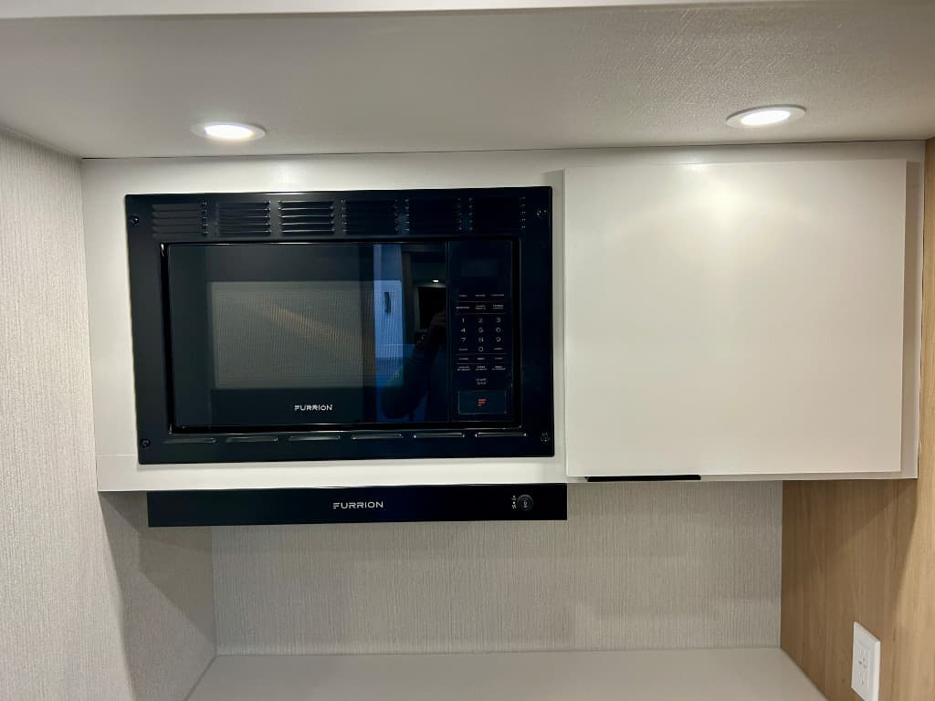 2026 Winnebago 2026 Winnebago Thrive - thumbnail 14