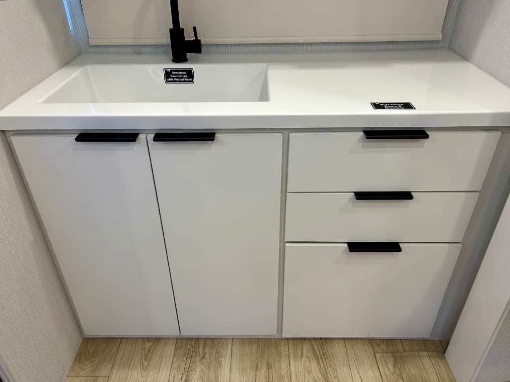 2026 Winnebago 2026 Winnebago Thrive - thumbnail 16