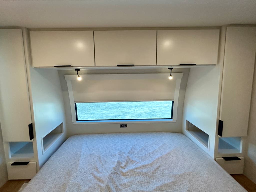 2026 Winnebago 2026 Winnebago Thrive - thumbnail 21