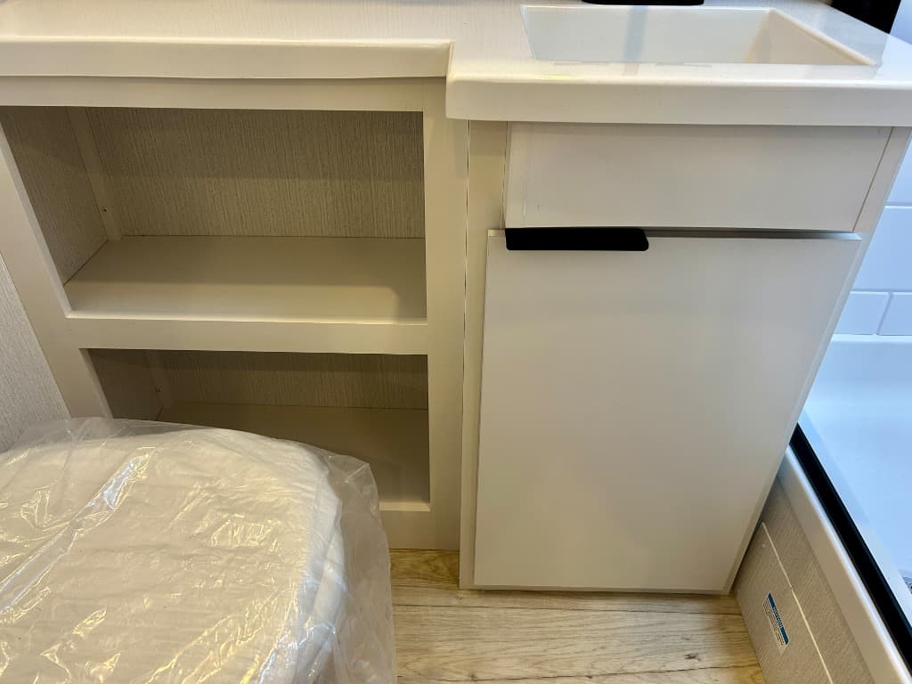 2026 Winnebago 2026 Winnebago Thrive - thumbnail 28