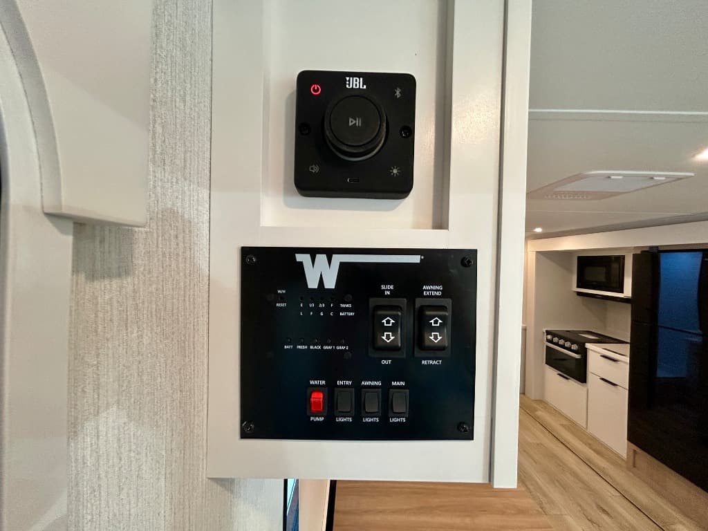 2026 Winnebago 2026 Winnebago Thrive - thumbnail 31