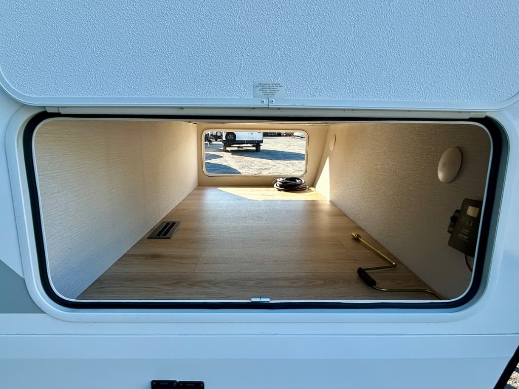 2026 Winnebago 2026 Winnebago Thrive - thumbnail 33