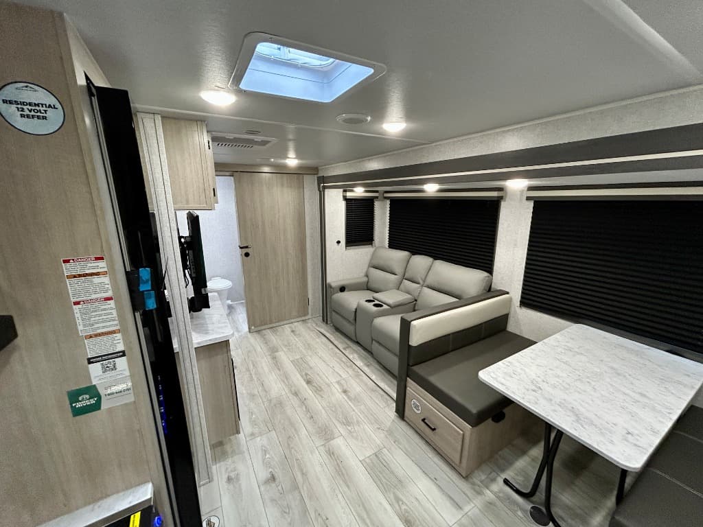 2026 East To West 2026 East To West Della Terra - thumbnail 6