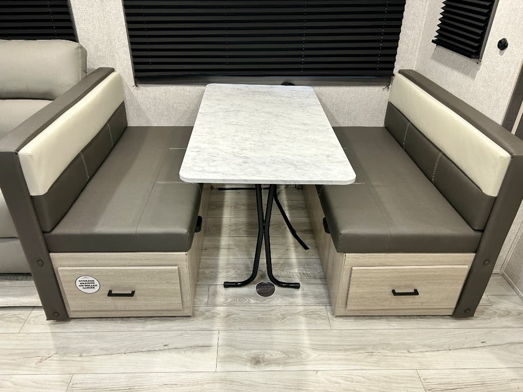 2026 East To West 2026 East To West Della Terra - thumbnail 8