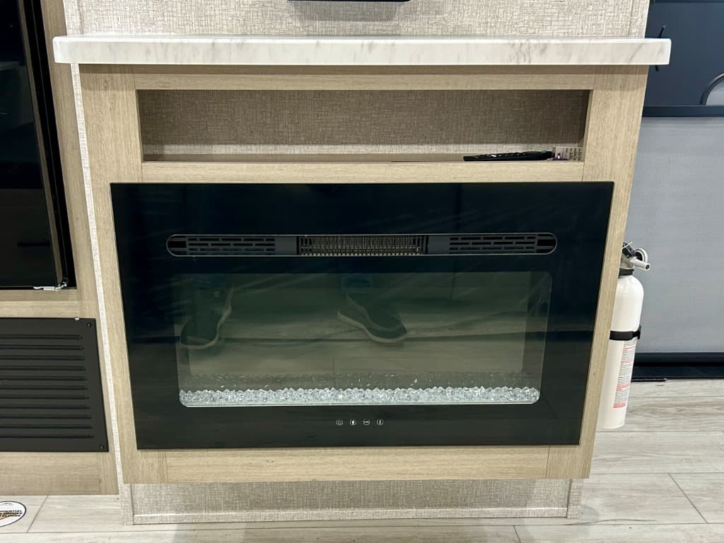 2026 East To West 2026 East To West Della Terra - thumbnail 10