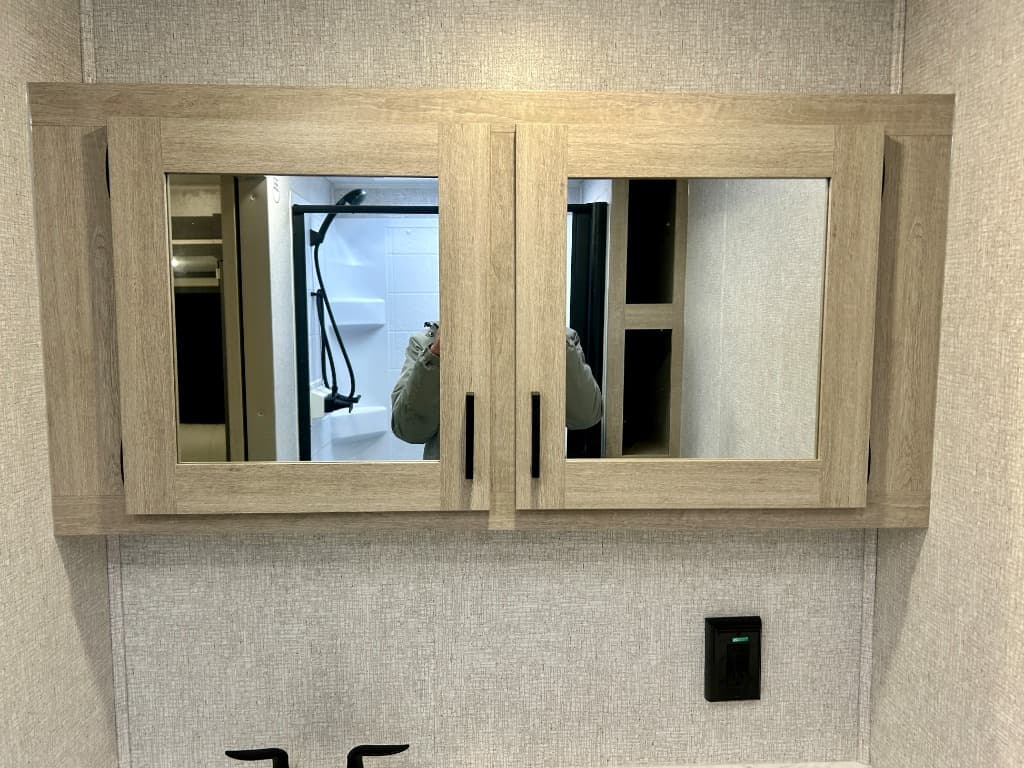 2026 East To West 2026 East To West Della Terra - thumbnail 30