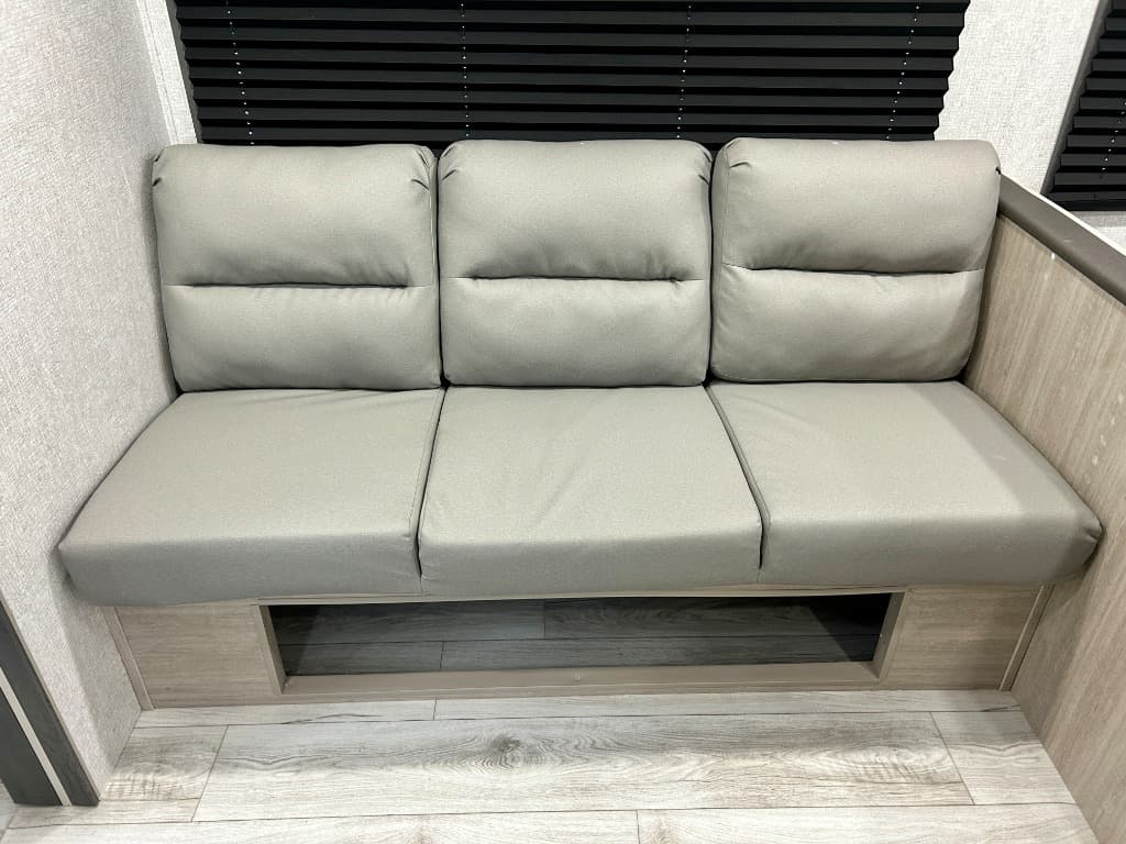 2026 East To West 2026 East To West Della Terra - thumbnail 7