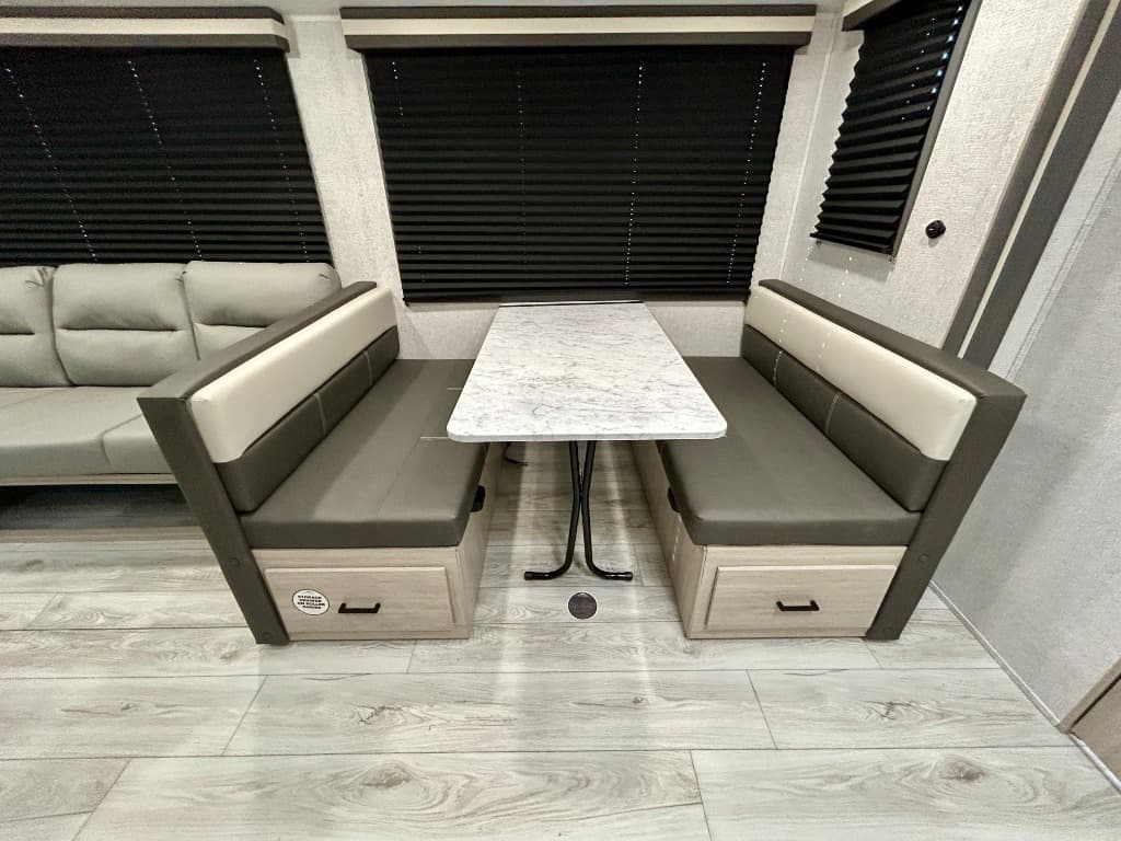 2026 East To West 2026 East To West Della Terra - thumbnail 8