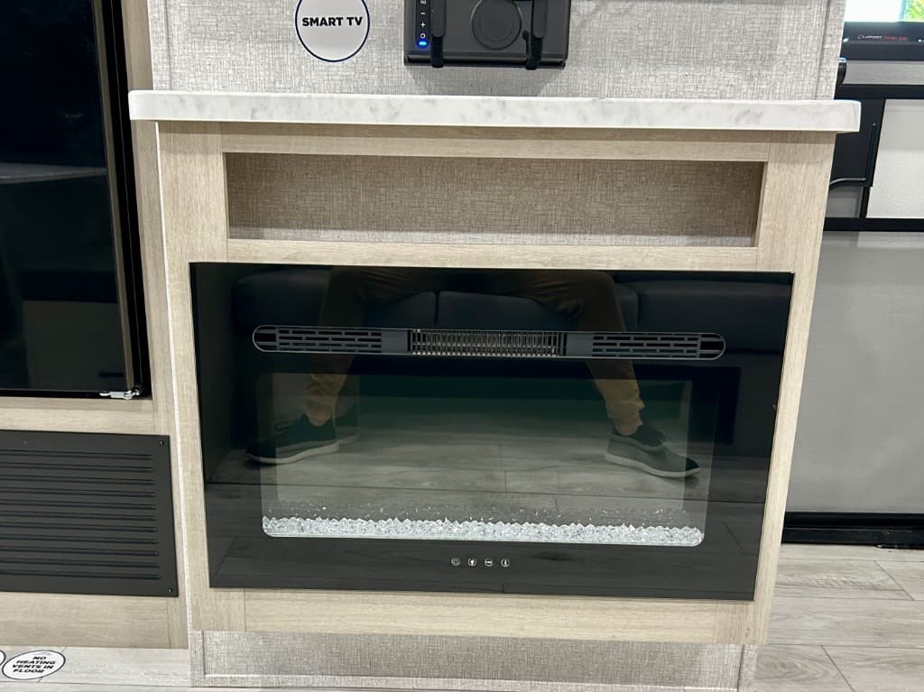 2026 East To West 2026 East To West Della Terra - thumbnail 10