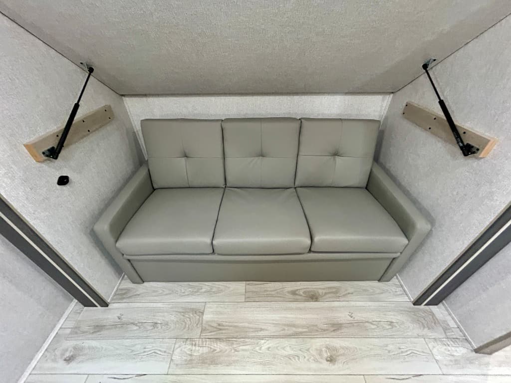 2026 East To West 2026 East To West Della Terra - thumbnail 22