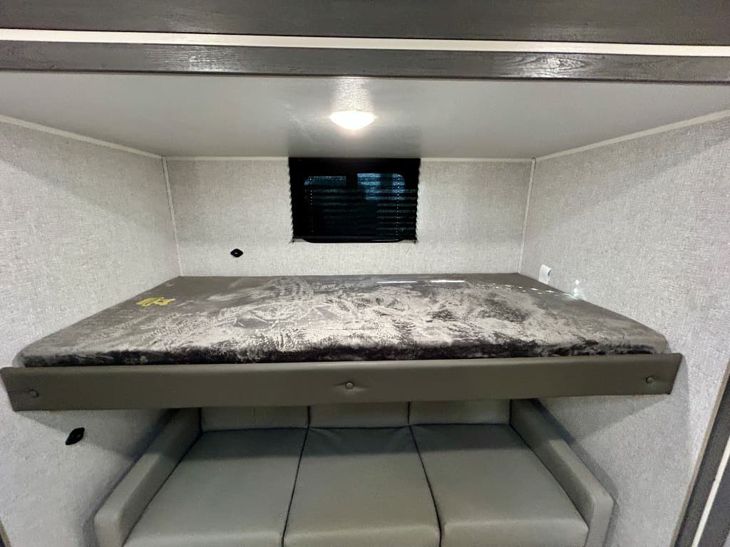 2026 East To West 2026 East To West Della Terra - thumbnail 23