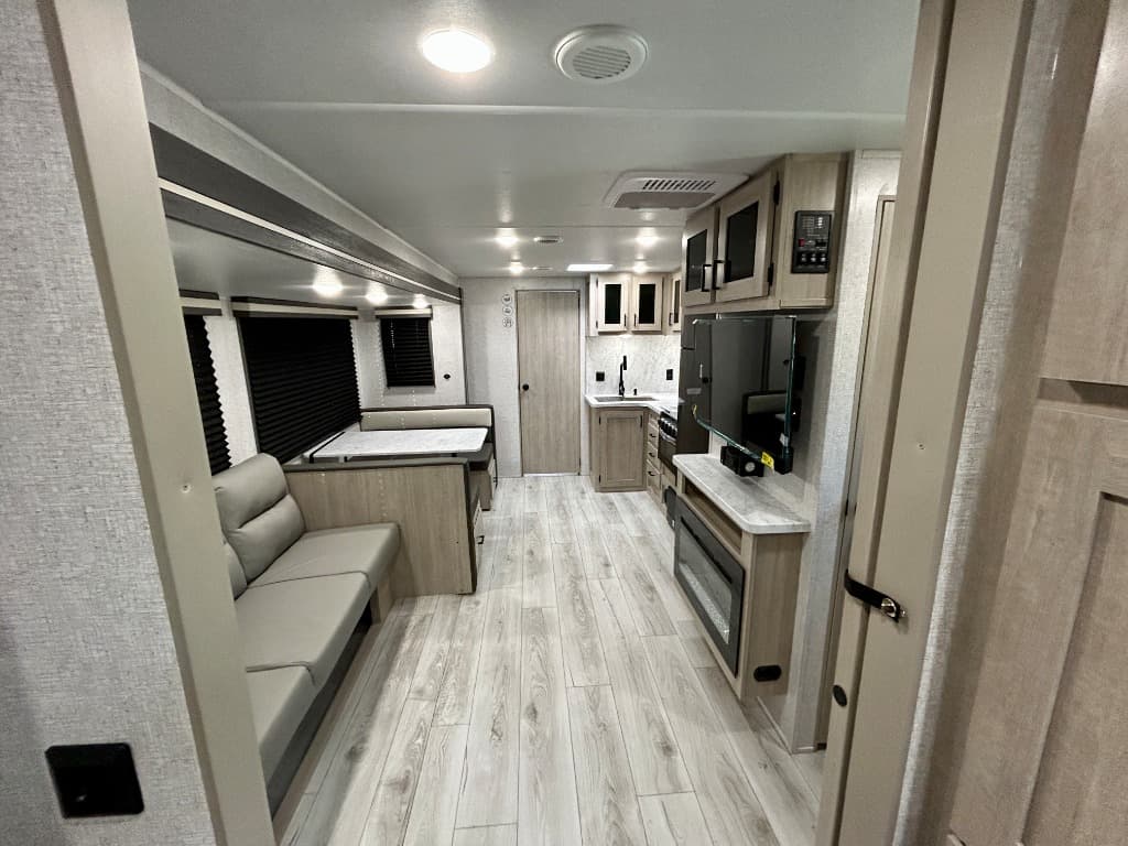 2026 East To West 2026 East To West Della Terra - thumbnail 26