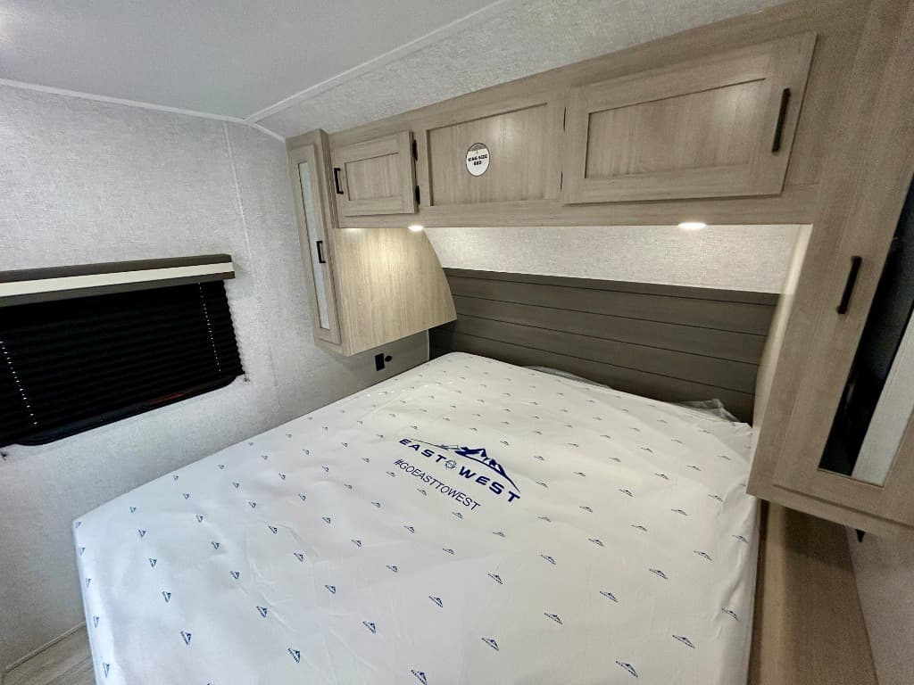 2026 East To West 2026 East To West Della Terra - thumbnail 29