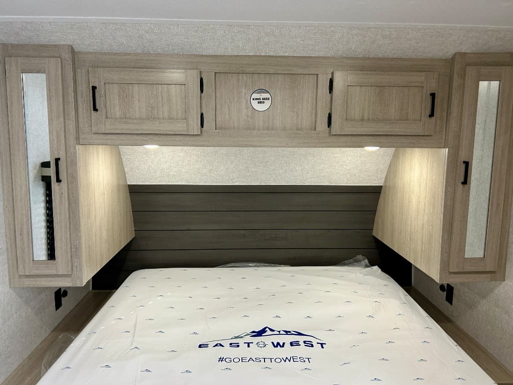 2026 East To West 2026 East To West Della Terra - thumbnail 30