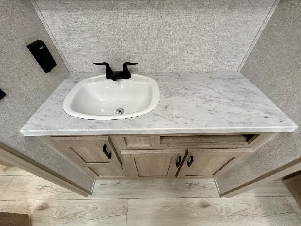 2026 East To West 2026 East To West Della Terra - thumbnail 34