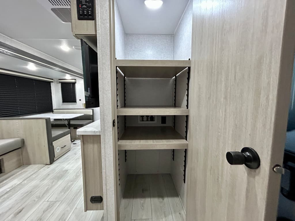 2026 East To West 2026 East To West Della Terra - thumbnail 38