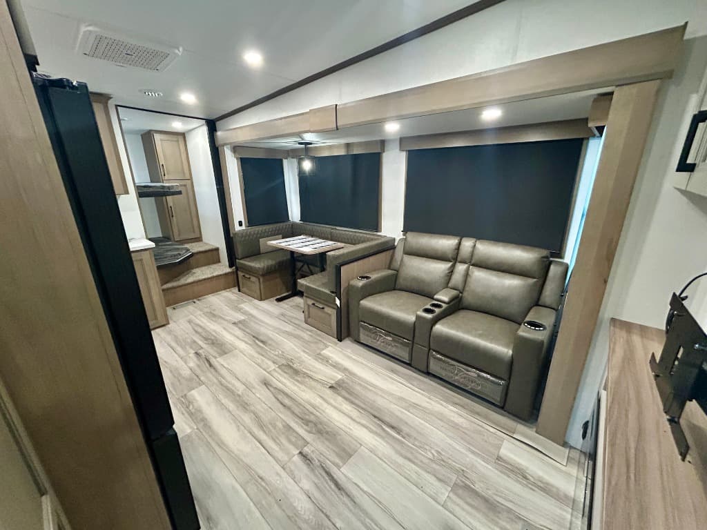 2026 KZ-RV 2026 KZ-RV Durango Half-Ton - thumbnail 3