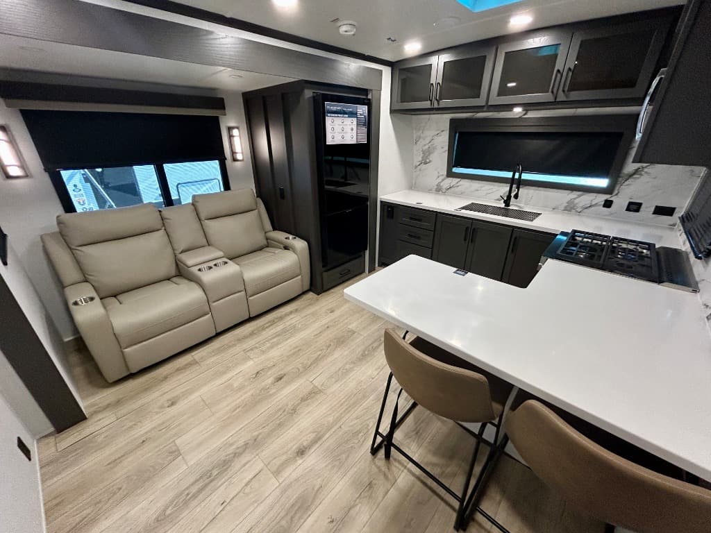 2026 Forest River 2026 Forest River Flagstaff Classic - thumbnail 3