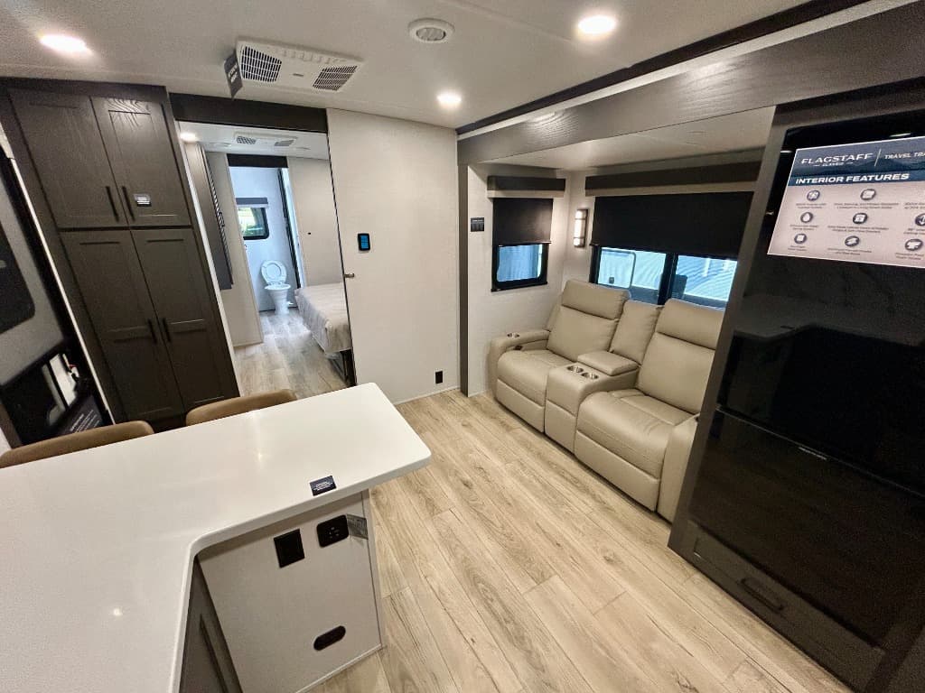 2026 Forest River 2026 Forest River Flagstaff Classic - thumbnail 5