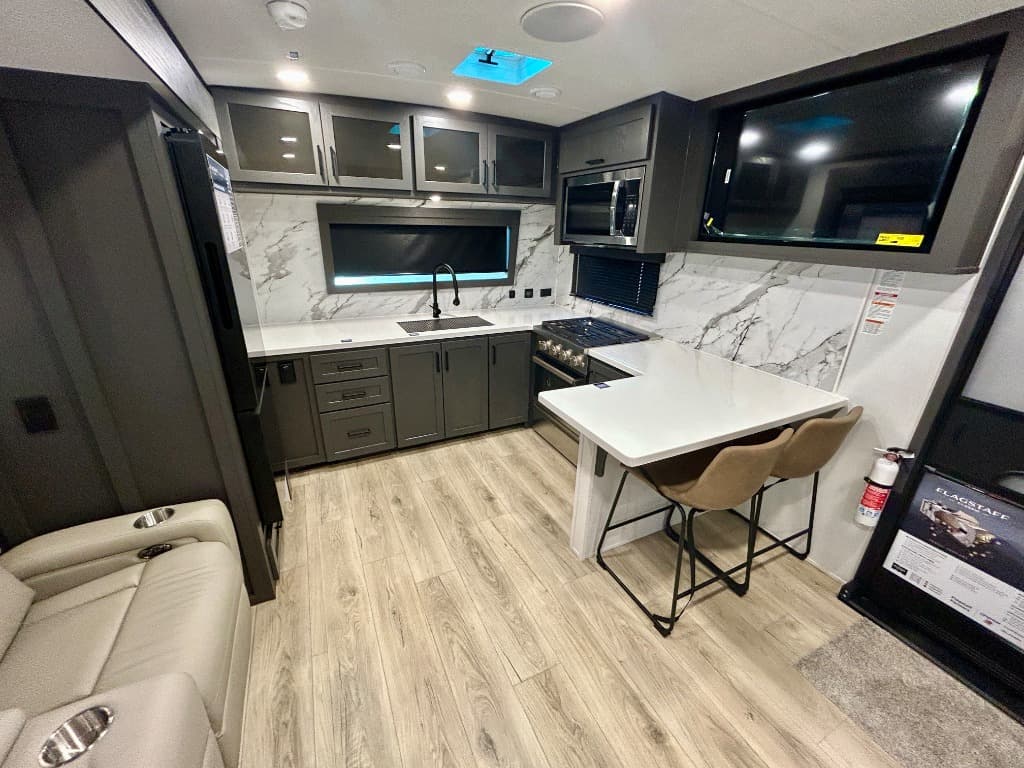 2026 Forest River 2026 Forest River Flagstaff Classic - thumbnail 6