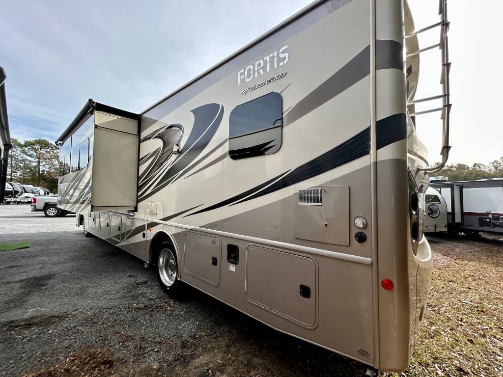 2021 Fleetwood 2021 Fleetwood Fortis - thumbnail 57