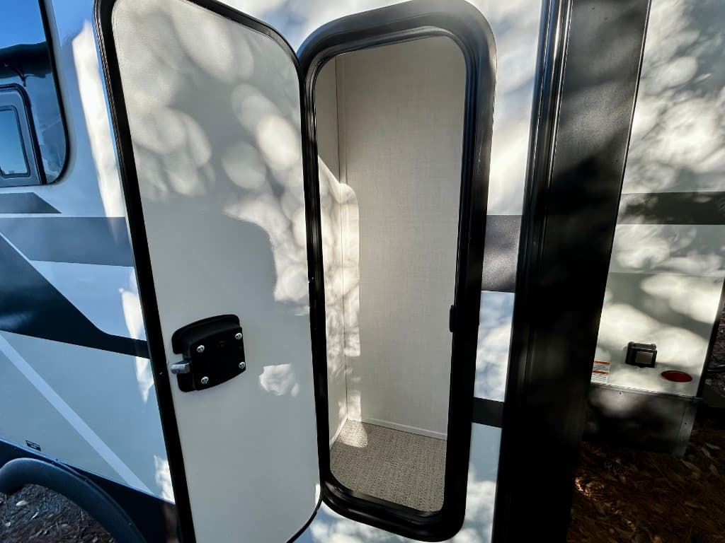 2026 Forest River 2026 Forest River Flagstaff Micro Lite - thumbnail 37