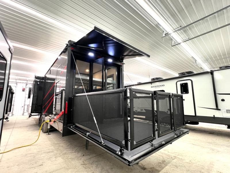 2026 Forest River 2026 Forest River Xlr Nitro Toy Hauler - thumbnail 11