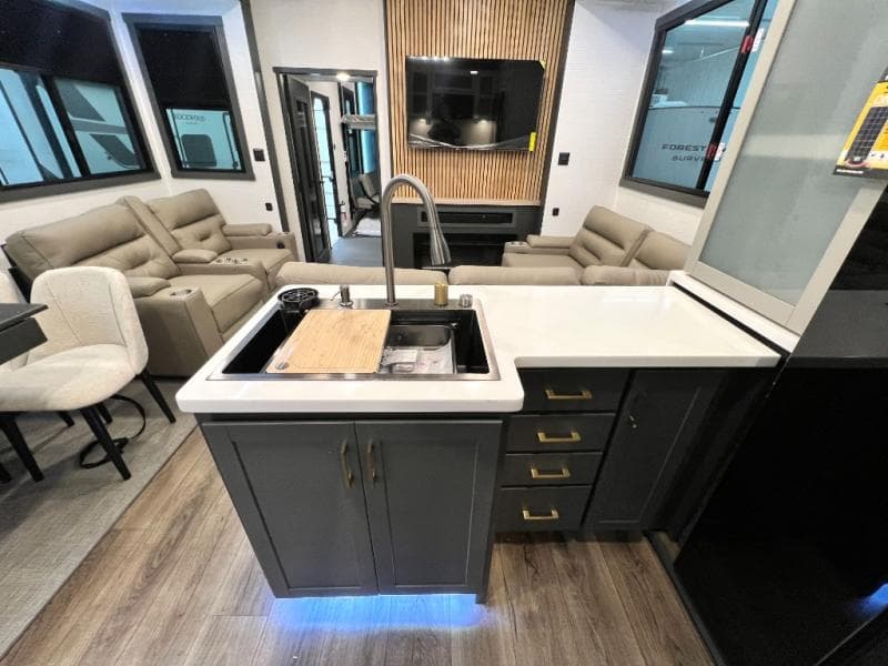 2026 Forest River 2026 Forest River Xlr Nitro Toy Hauler - thumbnail 26