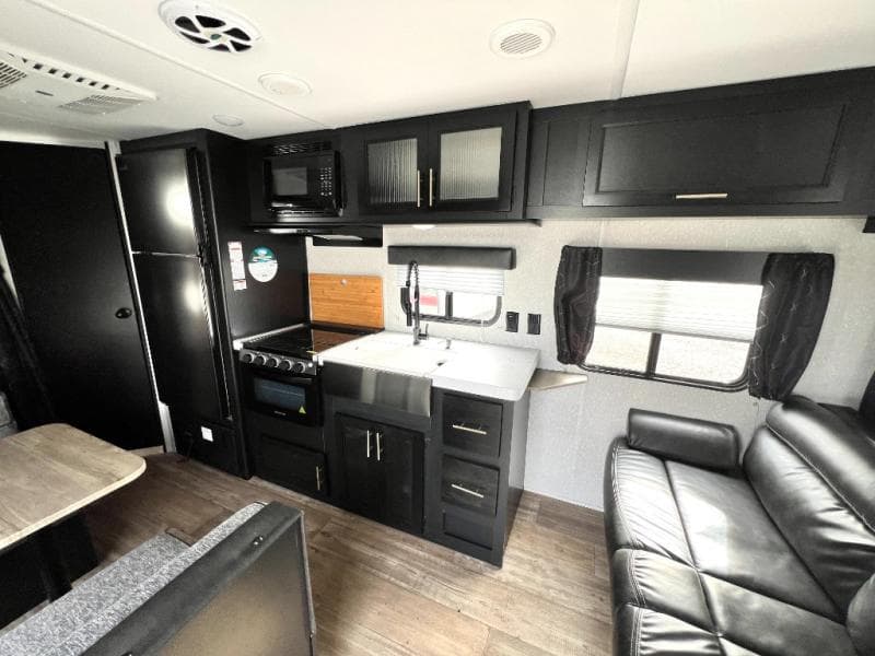 2021 Forest River 2021 Forest River Cherokee Grey Wolf - thumbnail 12