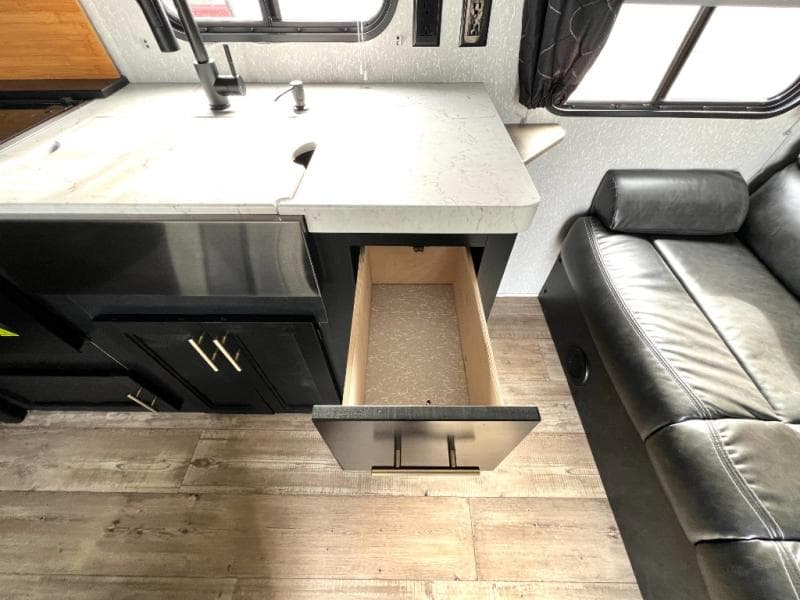 2021 Forest River 2021 Forest River Cherokee Grey Wolf - thumbnail 16