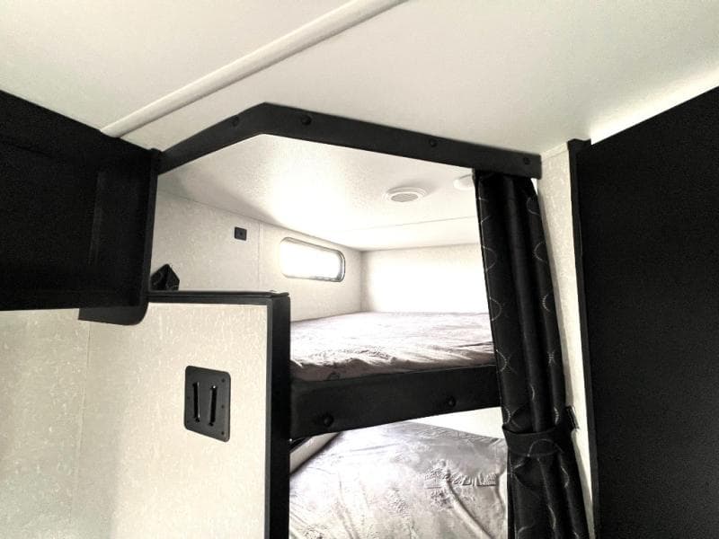 2021 Forest River 2021 Forest River Cherokee Grey Wolf - thumbnail 26