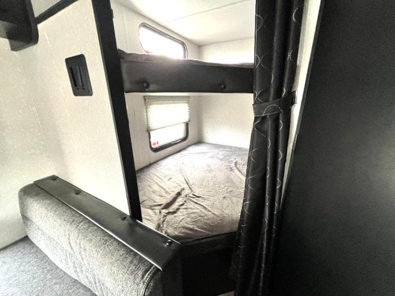 2021 Forest River 2021 Forest River Cherokee Grey Wolf - thumbnail 27