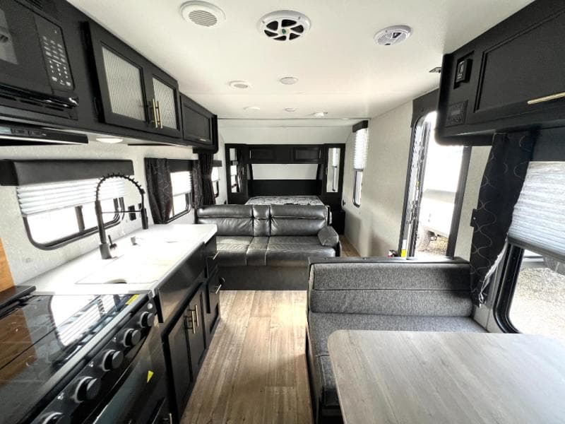 2021 Forest River 2021 Forest River Cherokee Grey Wolf - thumbnail 35