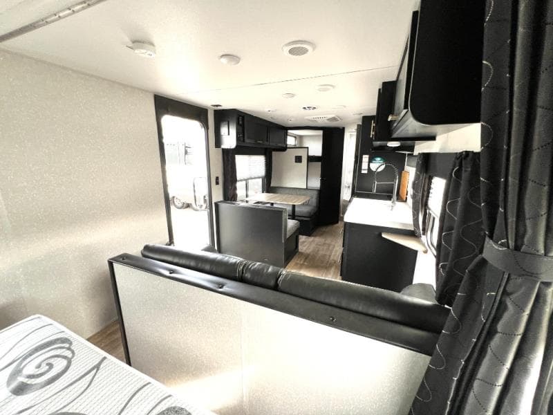 2021 Forest River 2021 Forest River Cherokee Grey Wolf - thumbnail 43