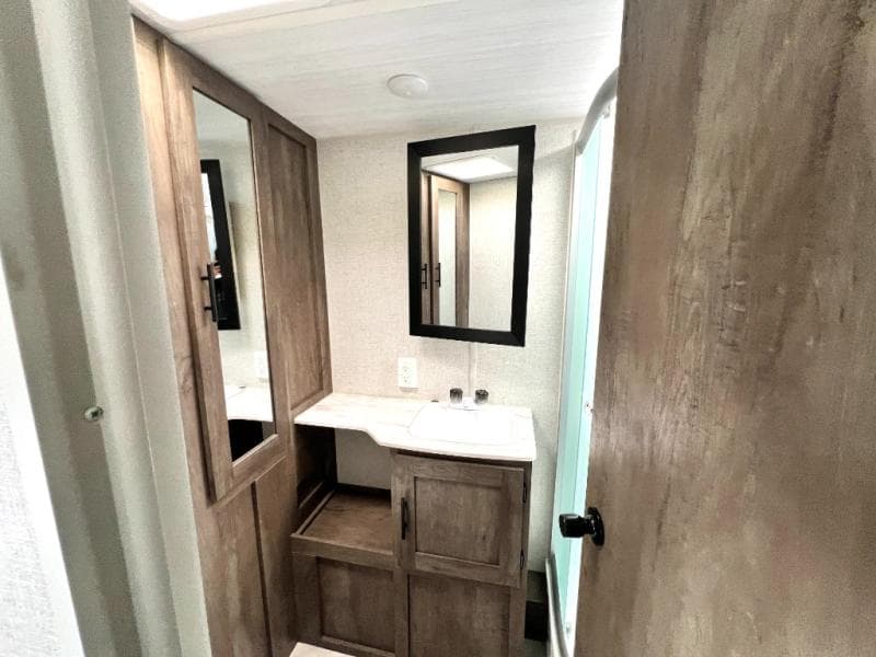 2021 Forest River 2021 Forest River Salem Cruise Lite - thumbnail 27