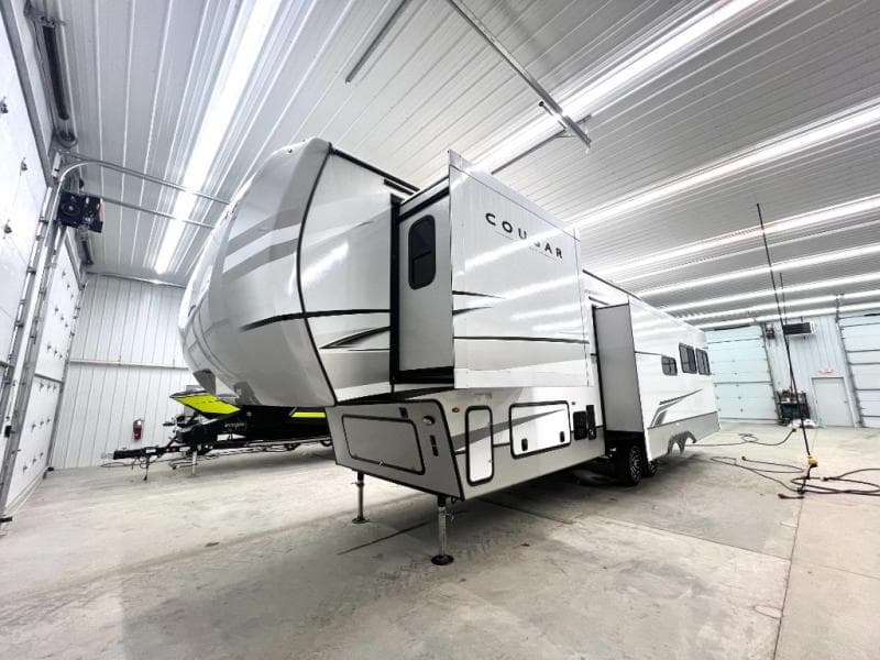 2023 Keystone 2023 Keystone Cougar - thumbnail 4