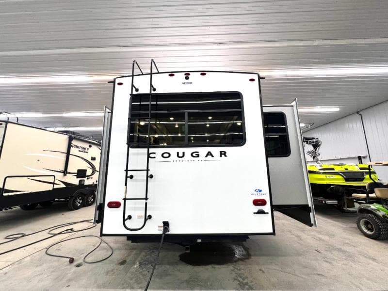 2023 Keystone 2023 Keystone Cougar - thumbnail 6