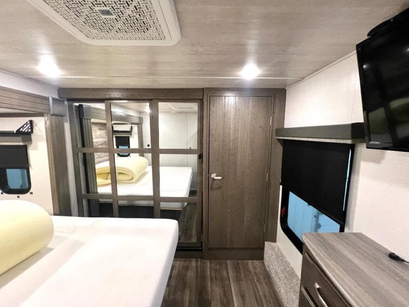 2023 Keystone 2023 Keystone Cougar - thumbnail 40