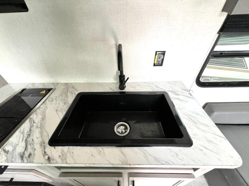 2024 Keystone 2024 Keystone KZ RV Hideout - thumbnail 15