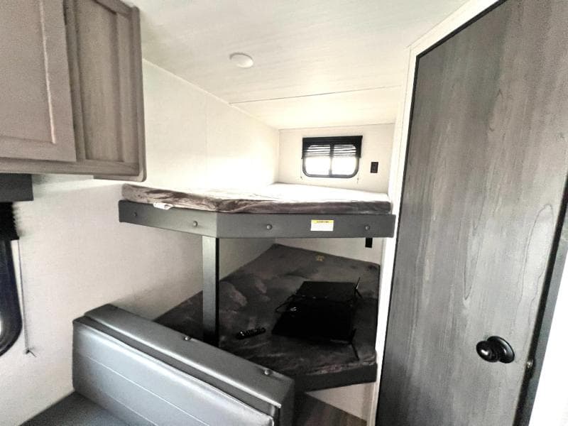 2024 Keystone 2024 Keystone KZ RV Hideout - thumbnail 22