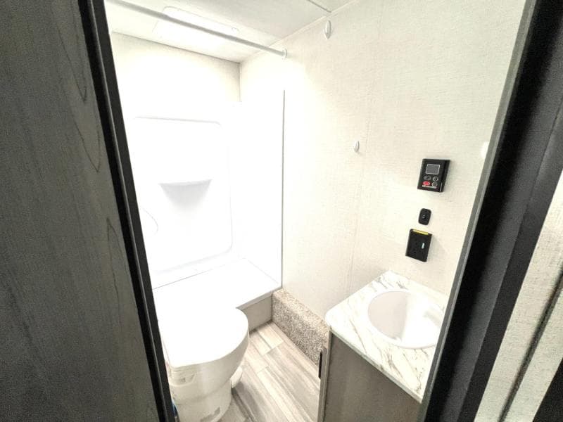 2024 Keystone 2024 Keystone KZ RV Hideout - thumbnail 23