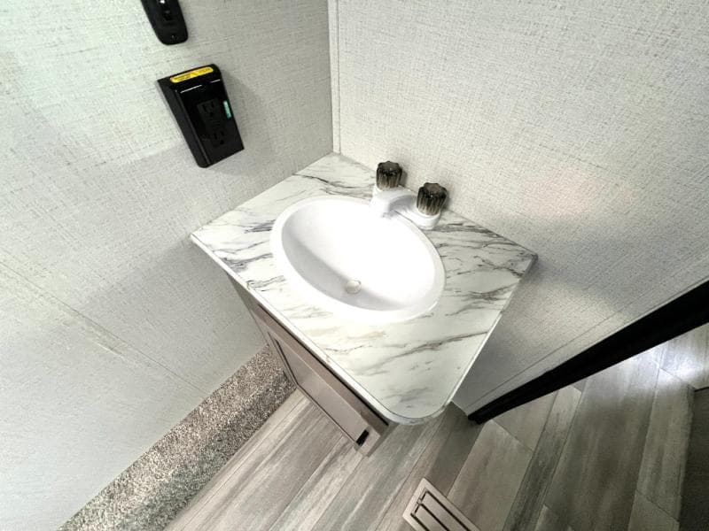 2024 Keystone 2024 Keystone KZ RV Hideout - thumbnail 27