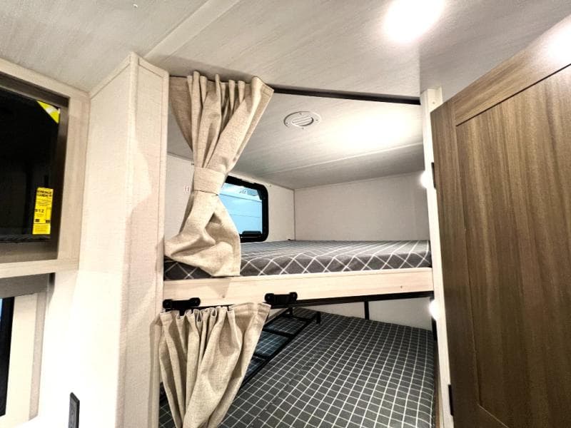 2026 Forest River 2026 Forest River Surveyor Legend - thumbnail 28