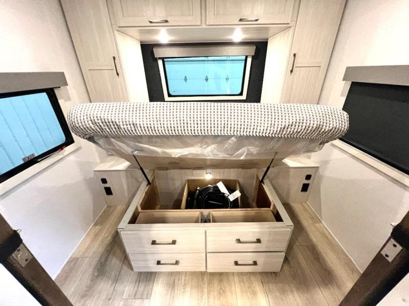 2026 Forest River 2026 Forest River Surveyor Legend - thumbnail 40